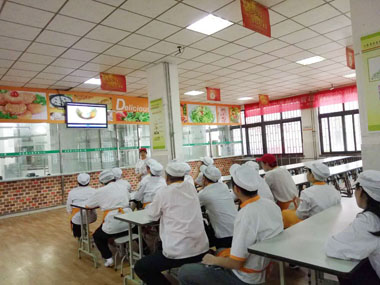 餐廳進(jìn)行視頻學(xué)習