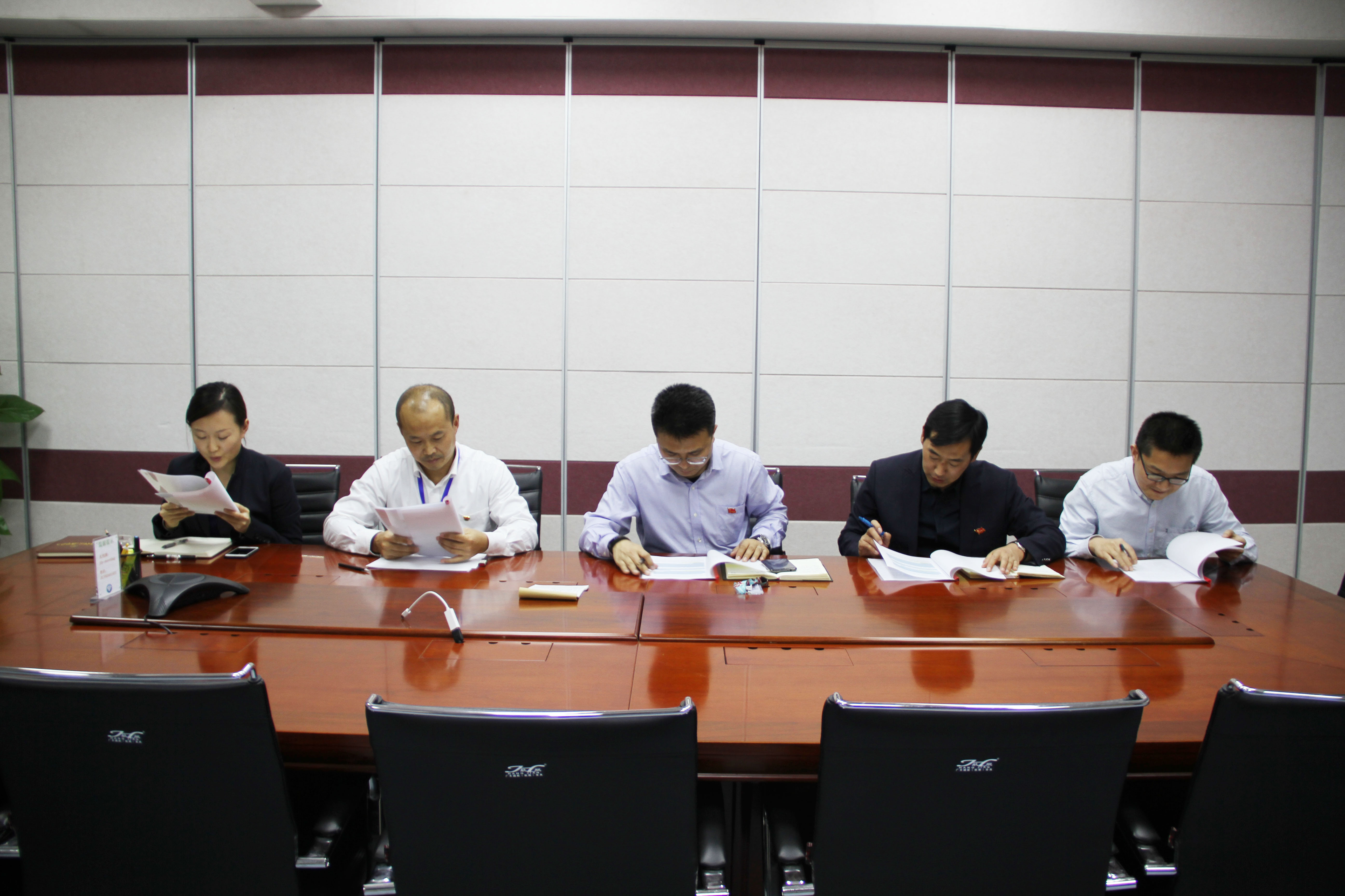 不忘初心，牢記使命——公司黨支部組織黨員學(xué)習十九大精神
